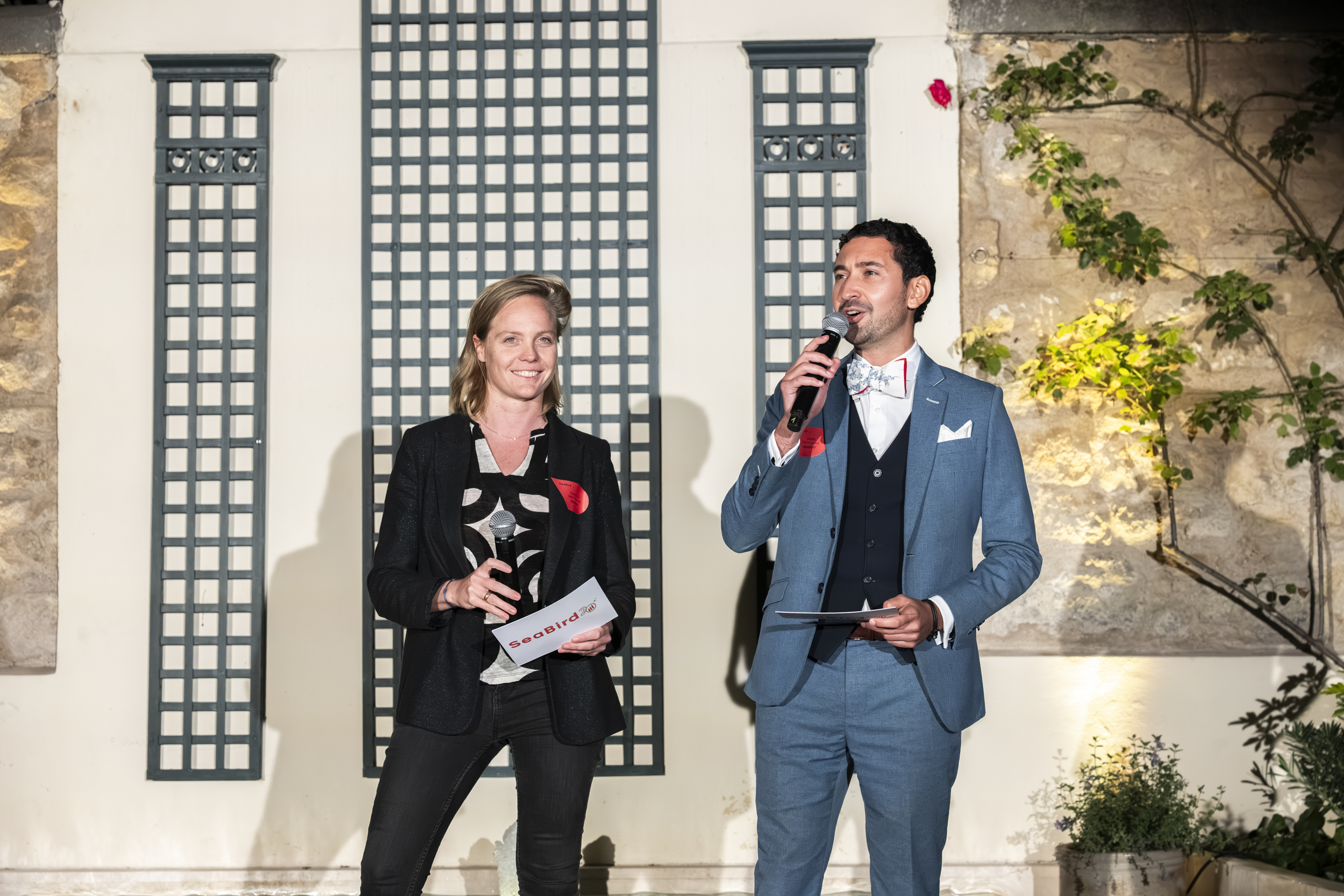 Mathilde et Réda, DG de SeaBird, font leur discours dans le jardin